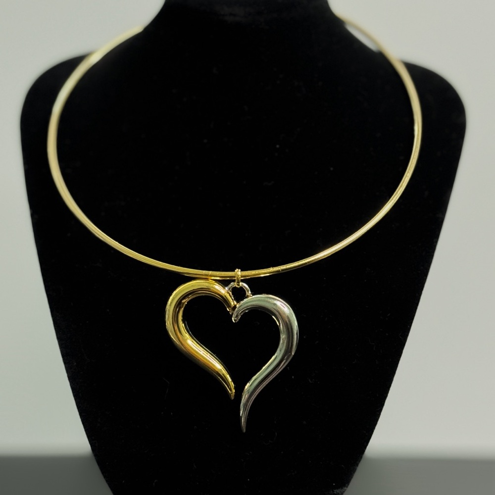 Heart Chocker - Picture 3 of 4